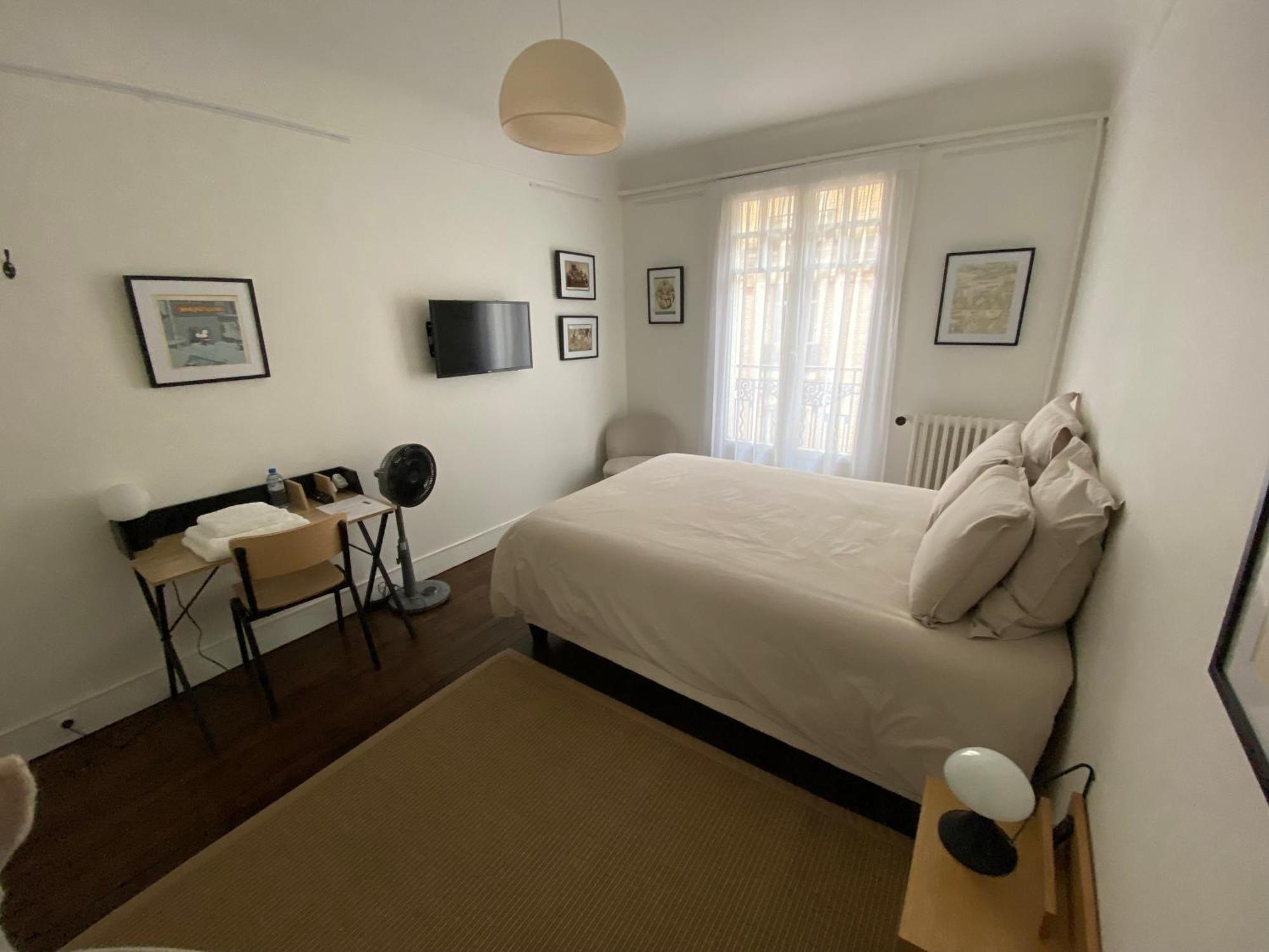 Maison Auguste Париж Екстериор снимка